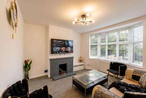 Bright 3-Bed House in Botley, Free Parking