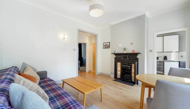 Bright and Inviting 1BDR Flat in Kentish Town