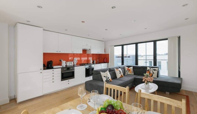Bright Angel 2 BR Duplex with Balcony Sleeps 5