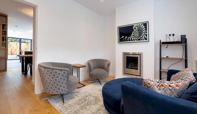 Bright Beautiful Modern 2 Bed Home Pass The Keys