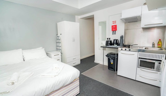 Bright & Cosy Studio in Central Coventry