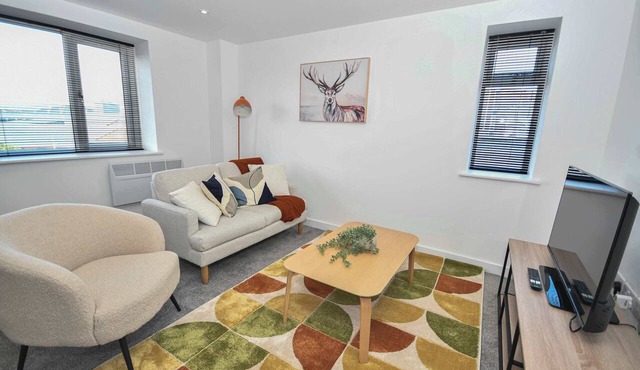 Bright & Spacious 1 Bed Apartment in Centrall Hull