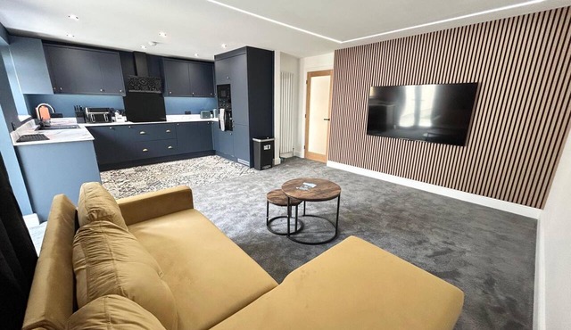 Buckingham House by Sasco
