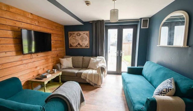 Budget 8 Bedroom Modern Apartment in Headingley