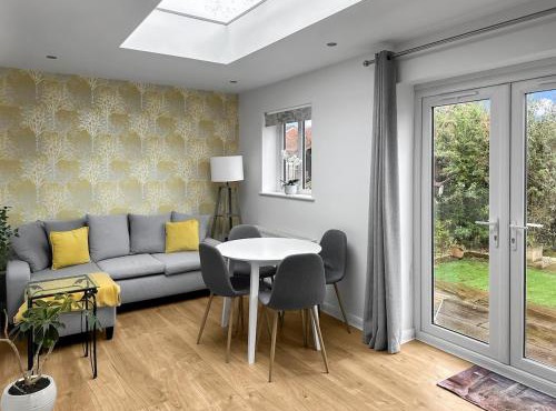 Bungalow in Harrogate - Garden & Drive - Sleeps 4