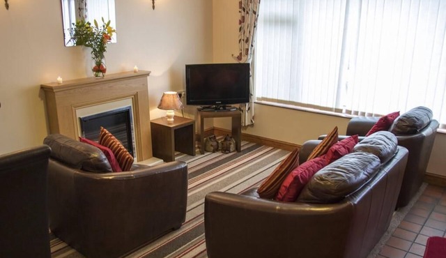 Buttercup Cottage - The Chestnuts Holiday Cottages