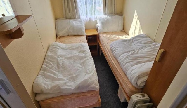 Cabin Sleeps 6 with Pets Welcome