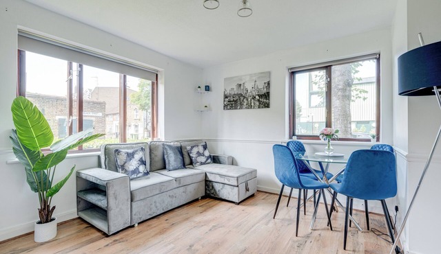Canada Water 2-Bed Flat, Sleeps 6 Central London