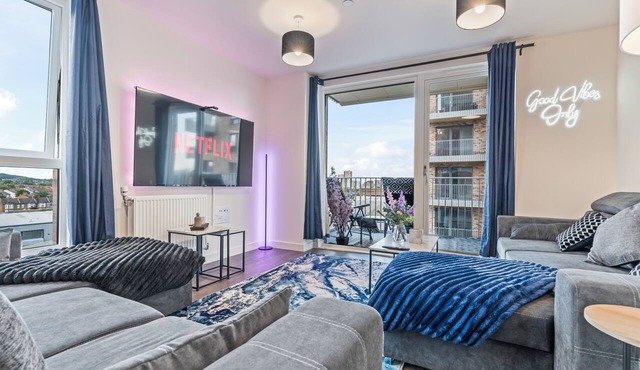 Central Harrow Balcony Sleeps 6 10 Mins To Wembley