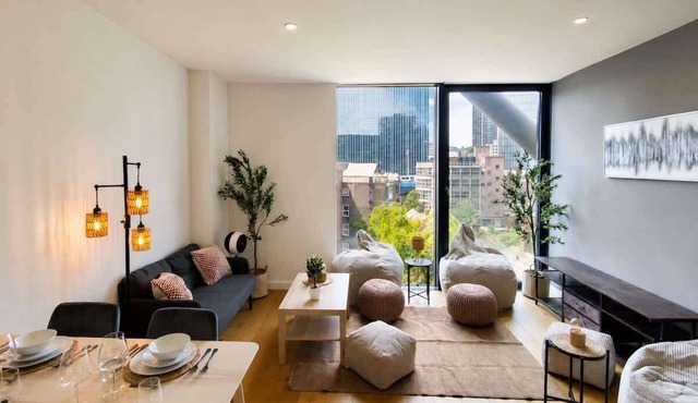 Central London 2 bedroom Flat with View