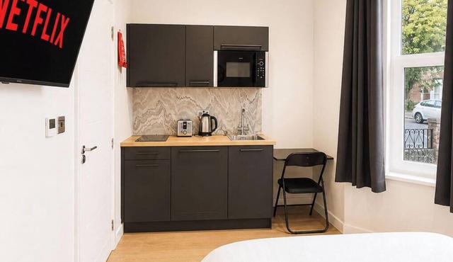 Central Studio in the Heart of Hounslow!