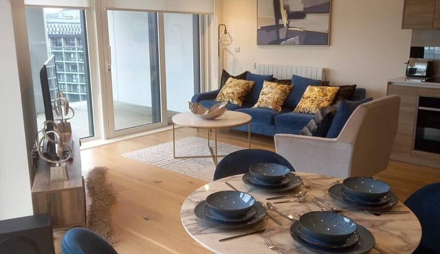 Charming 1-bedroom Apartment With City View in Central London