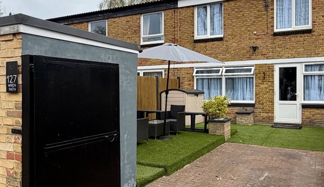Charming 2 Bedroom luxurious Home in Thamesmead south east London