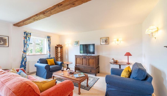 Charming 3 Bed Home in Peaceful Rural Village - Pass the Keys
