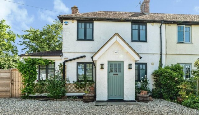 Charming 3-Bedroom-3 Bathroom House near Oxford City Centre with Private Parking