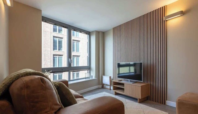 Charming Apartment | Train Station | City Centre