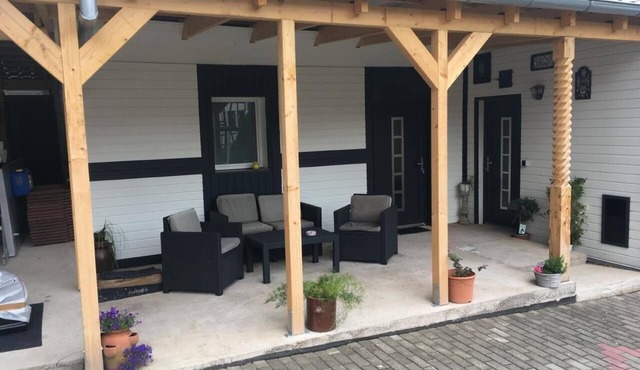 Charming flat with barbecue and garden in Frankenroda