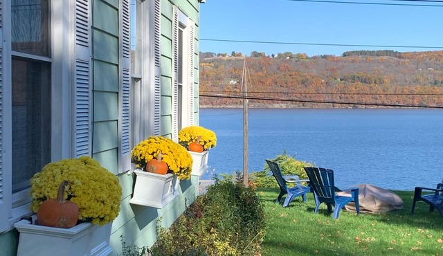 Charming home with stunning lake views! in Watkins Glen