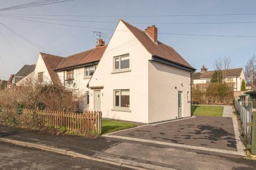 Chevin Forest Home with Cinema Style Room FULL HOUSE