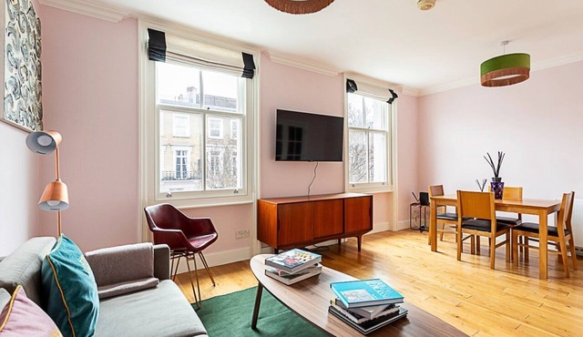 Chic Gunter Grove Flat - London Retreat