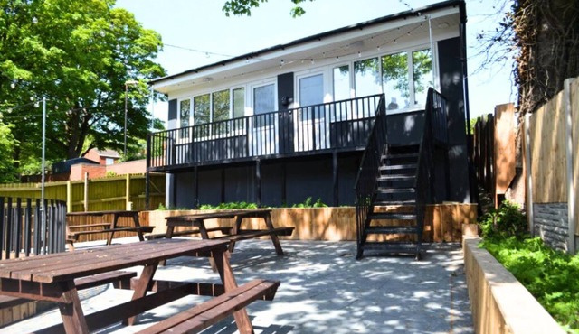 City Centre | Private | Sleeps 6 + Free Parking