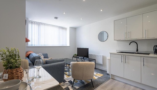 City Point Hull By Guestz