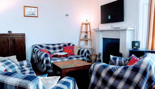 Classic 5BDR Flat Overlooking Bruntsfield Links