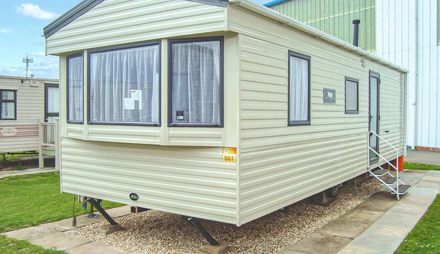 Comfortable caravan with one double and one twin.