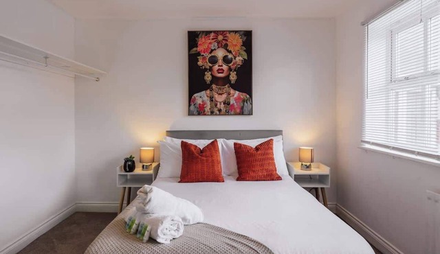 Contractor-Hub Home | Close to MK & M1