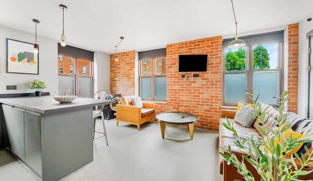 Contractors 6 Bed 6 Bath - Derby - Free Parking