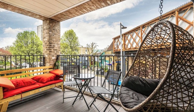 Cool 2BR Apartment with Air Conditioning!