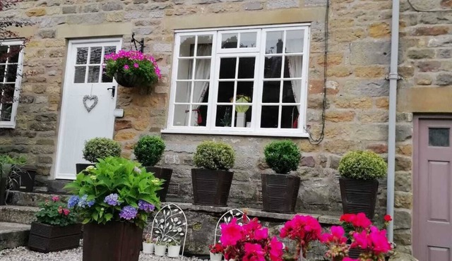 Cosy cottage ideal base for walking, cycling, exploring villages and local views
