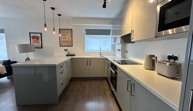 Cosy modern 2 bedroom apartment Ealing London