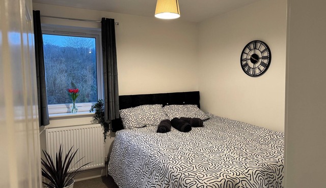 Cozy peaceful apartment in the centre of Luton near Airport,Train Station and FC