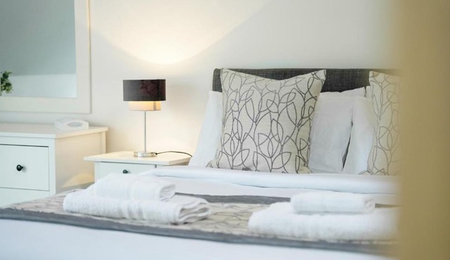 Croft House Apartments - Owl's Hoot & Antlers