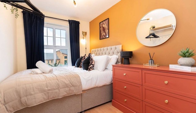 Darlington 3BR – Bright, Spacious & Stylish