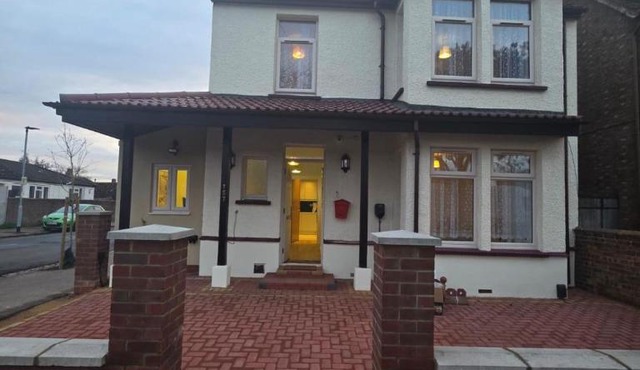 Designer Luxury 3BR Home Spacious & Serene
