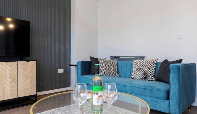 Discounts/Contractors/WIFI/Free Parking/Smart TV