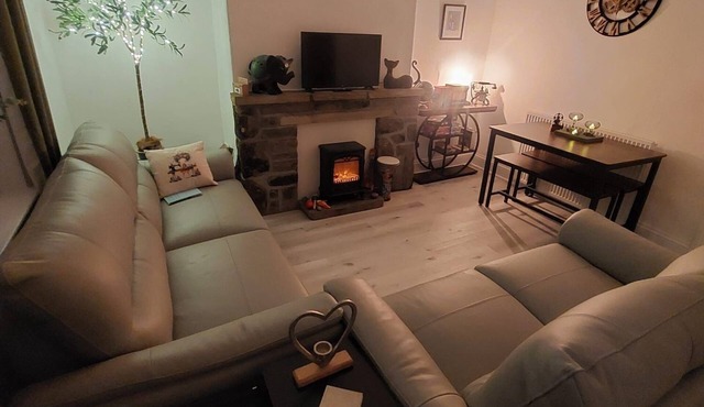 Discover the charm of Harry’s Hideaway Cottage in the village of Haworth