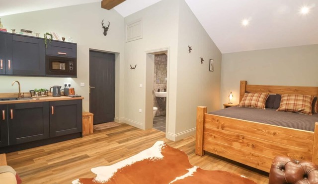 Dragonstone Lodge, East Cowton