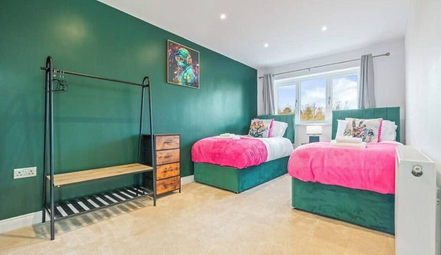Dunchurch Home|Free Parking|Contractors & Families