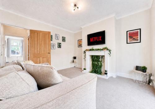 EasyRest House 2 Grantham - 6 Beds & Free Parking - Easy Location - Access to A1, Town Centre & Shops