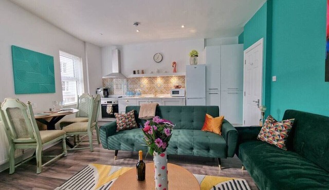 Eclectic 1BD in the Heart of Cheltenham