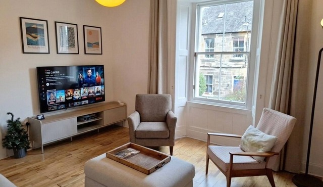 Edinburgh Modern House | Sleeps 5