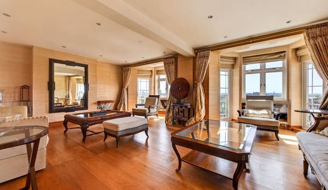 Elegant 3 Bed Hampstead Flat
