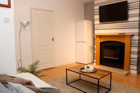 Entire 3 Bedroom Home Rotherham