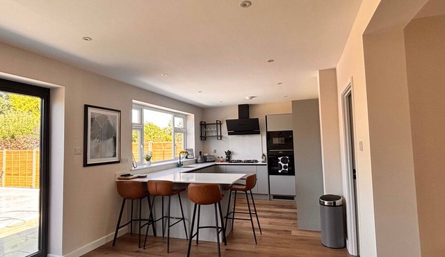 Entire home Walton-on-Thames 8 guests ·5 bedrooms