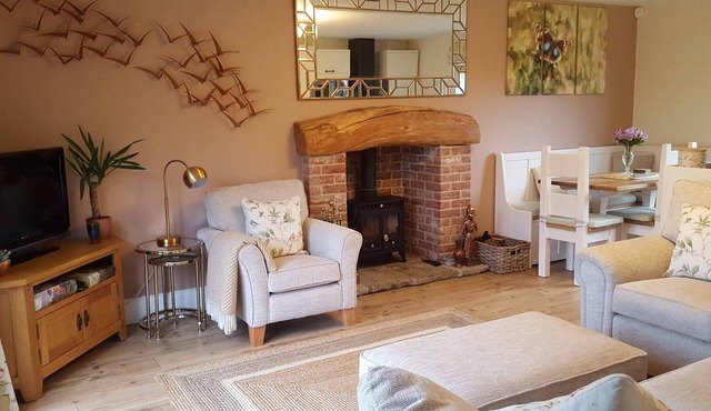 Escape to 'Woodpecker Cottage' at Hope Haven Retreat - Peace awaits!