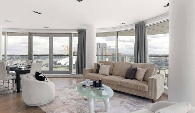 Exclusive London Penthouse with River Views