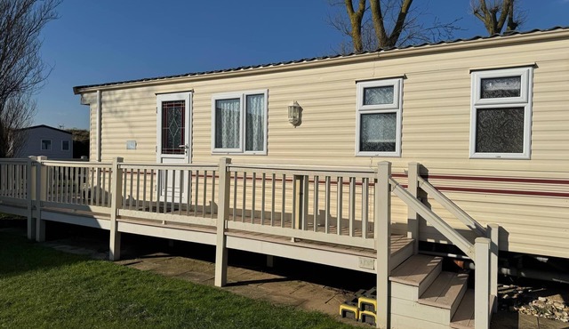 Family Caravan - Sleeps 6 - Pets allowed - Pool